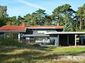 Sprawling Holiday Home in Nex with Indoor Swimming Pool, Snogebæk